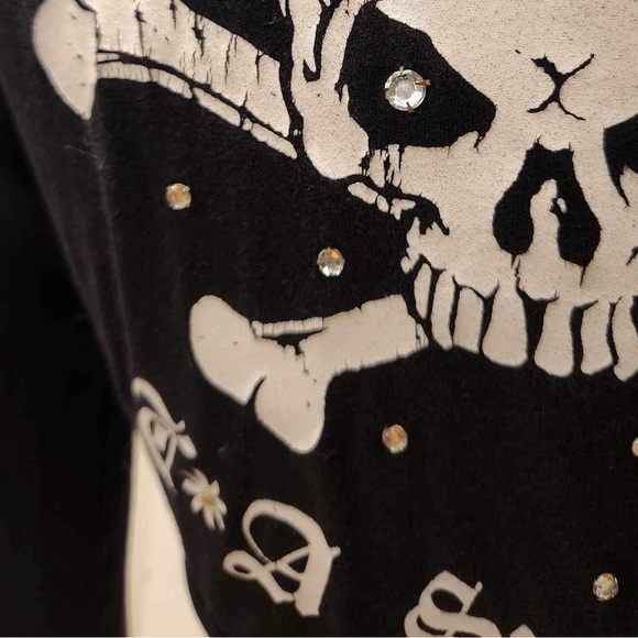 Skull Cropped Hoodie - Picture 4 of 4